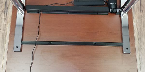vertdesk-v1-upper-support