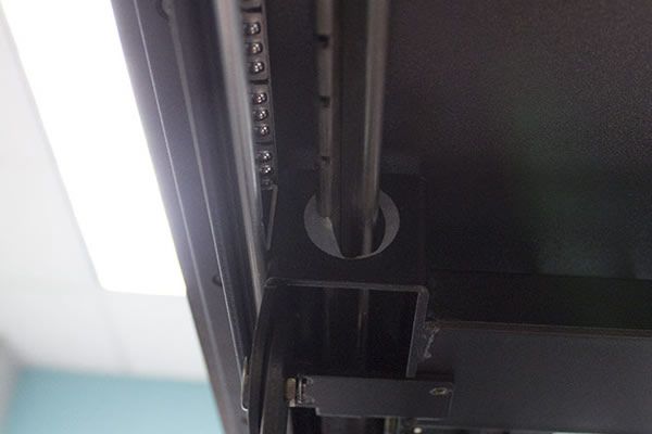 ergotron-workfit-t-review-adjustment-mechanism-lock-1