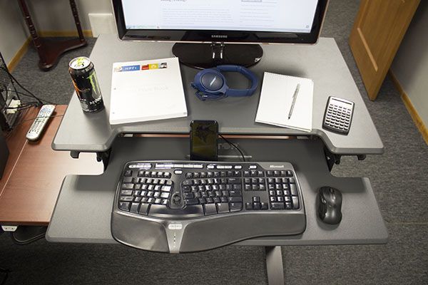 Task and Monitor Space on the Victor High Rise DCX760 