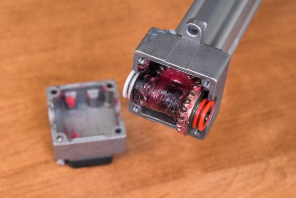 Bevel gear inside motor box