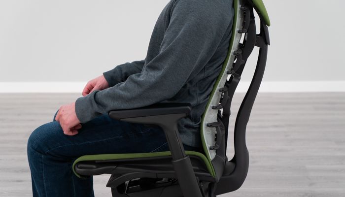 Lumbar curve while seated in the Embody