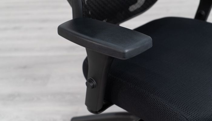Akir Armrests