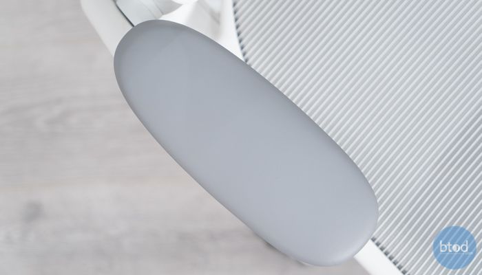 Humanscale Diffrient World Mesh Armrest Top View