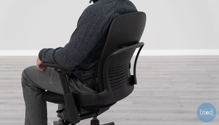 Showing Backrest With 6'2" User in Leap v2