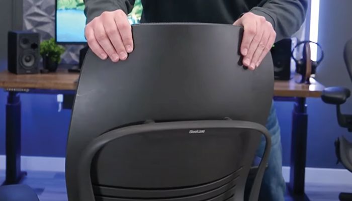 Flexing the upper backrest on Leap