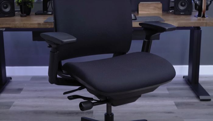 Build quality on Amia Chair