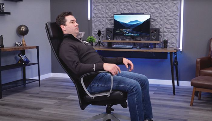 Reclining in the Markus