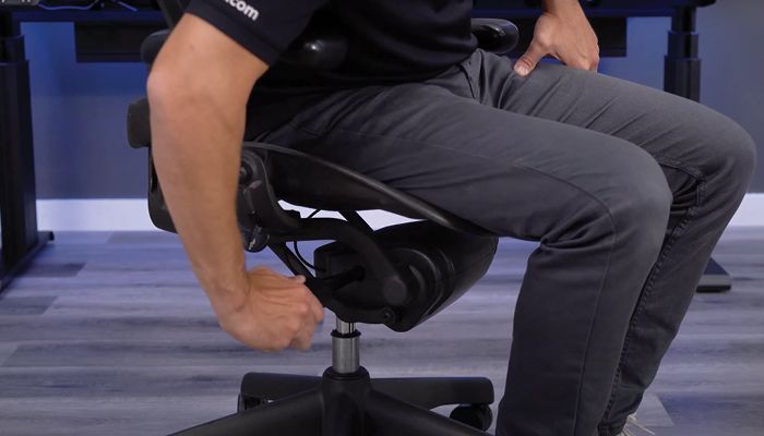 Different adjustments on the chair