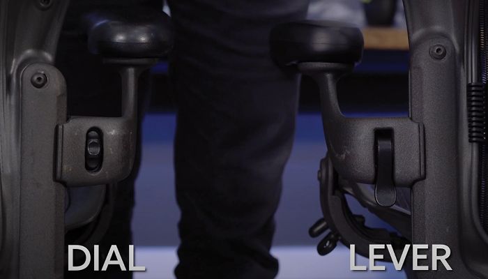 Two different arm adjustments