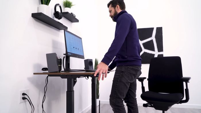 Minimal stuff on the desk and still adjusting slow