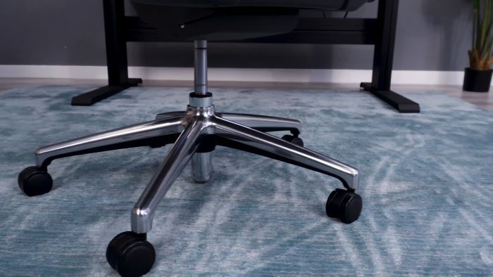 The Colamy Atlas has a heavy duty base