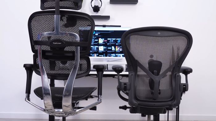 Comparing build on both office chairs