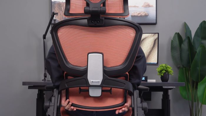 Adjustable lower lumbar support
