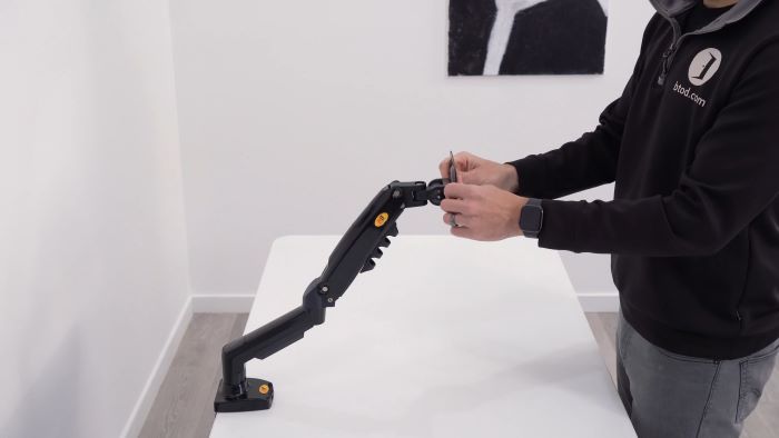 Monitor arm can stretch to accommodate your monitor